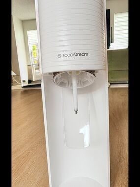SodaStream White Home Sparkling Water Maker
